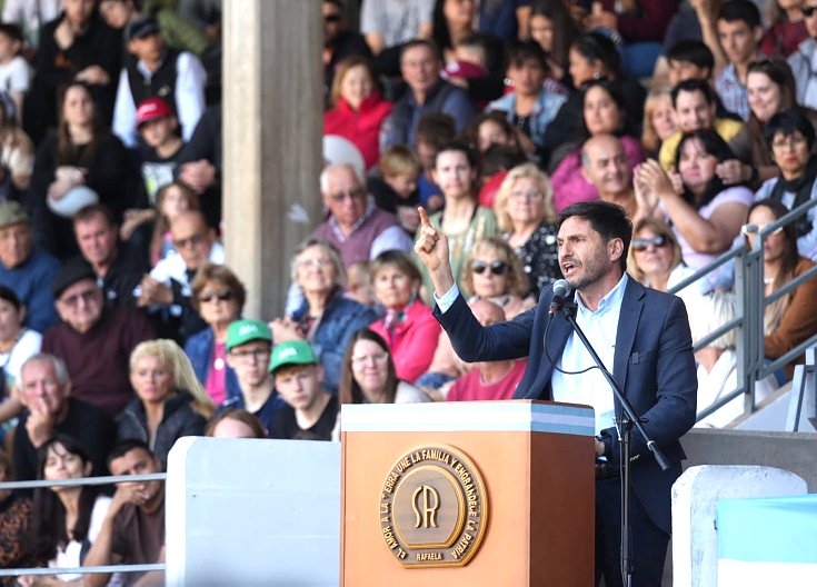 Pullaro: “Llevemos al Congreso legisladores que defiendan al campo, la producción y la industria”