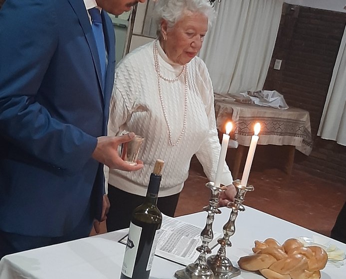 Cena comunitaria en Moisés Ville para recibir al nuevo año judío