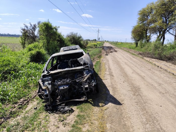Se incendió un vehículo en zona rural de Morteros