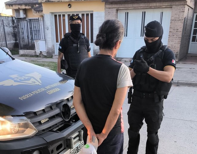 FPA detuvo a un sujeto y secuestró estupefacientes en San Francisco