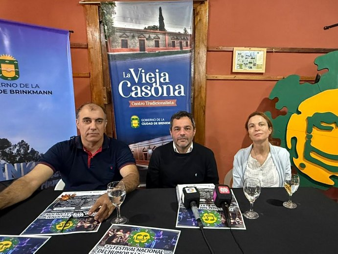 Brinkmann presentó una nueva edición del Festival del Humor y la Canción
