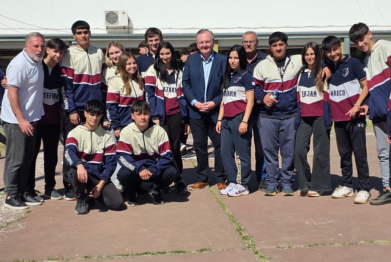 Michlig visitó Villa Trinidad y entregó aportes a instituciones por más de $ 17 millones