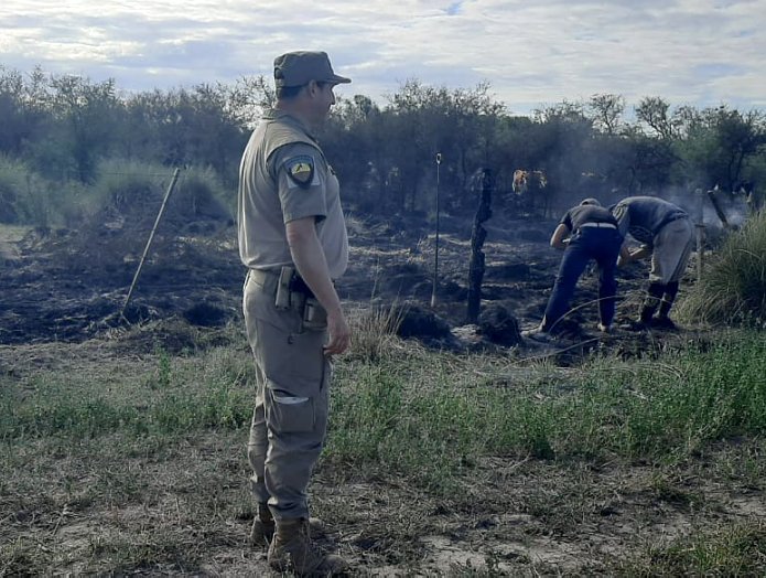 Detuvieron a dos hombres por iniciar un incendio en zona rural de Balnearia