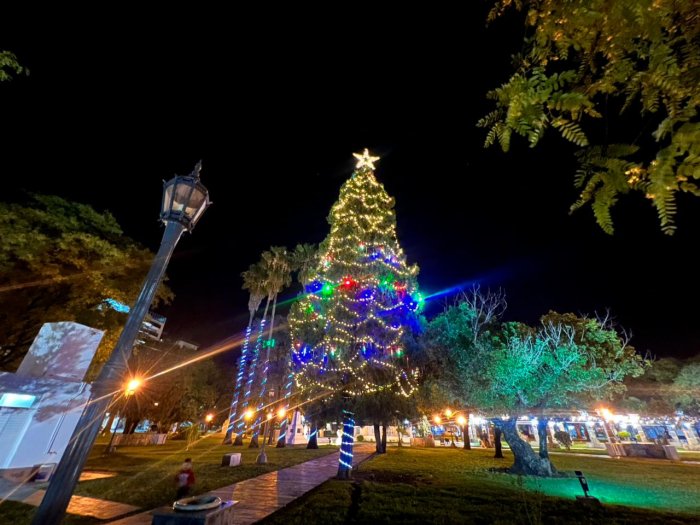 Morteros encendió su Paseo Navideño en la plaza San Martín