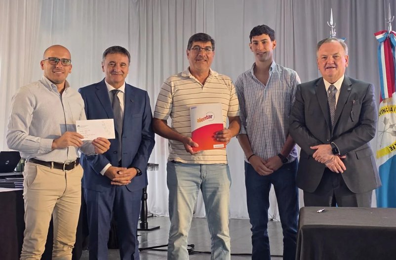 Michlig entregó fondos provinciales para clubes de San Cristóbal y la región