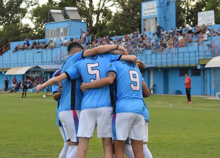 Regional Federal: 9 de Morteros goleó y sigue ilusionándose