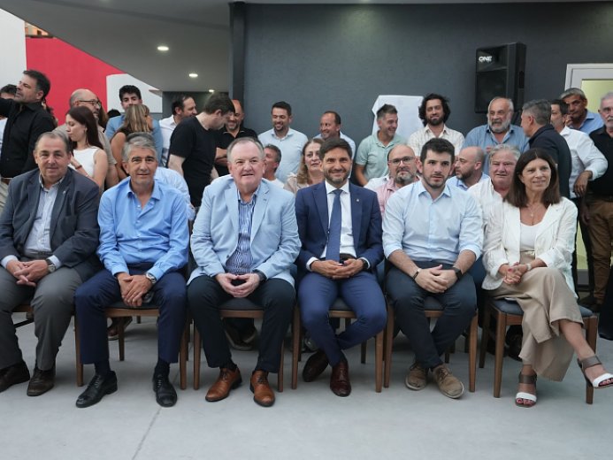 Felipe Michlig asumió un nuevo mandato como presidente de la UCR provincial