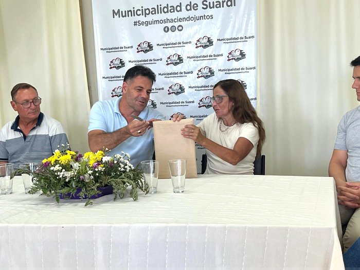 Apertura de sobres para la licitación de pavimento en Bv. Santiago del Estero
