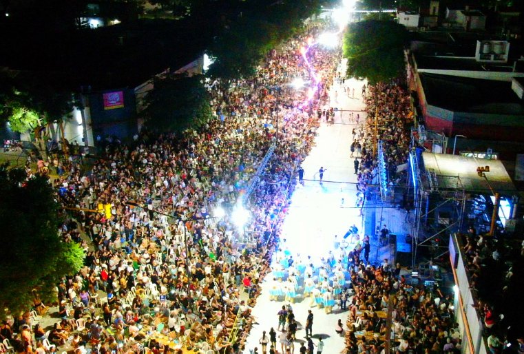 Multitudinaria apertura de los Carnavales Suardi 2026