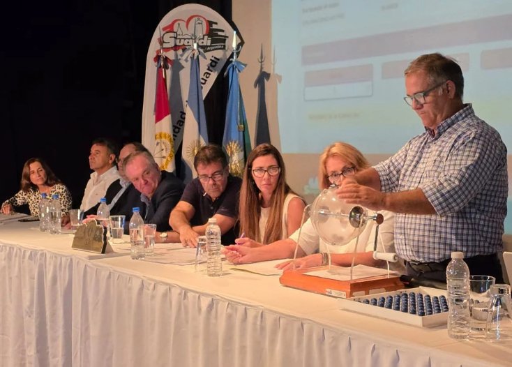 Suardi: 24 familias fueron beneficiadas en el sorteo de viviendas provinciales