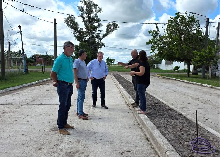 Michlig y González recorrieron La Rubia, Palacios y Col. Bossi con aportes para instituciones