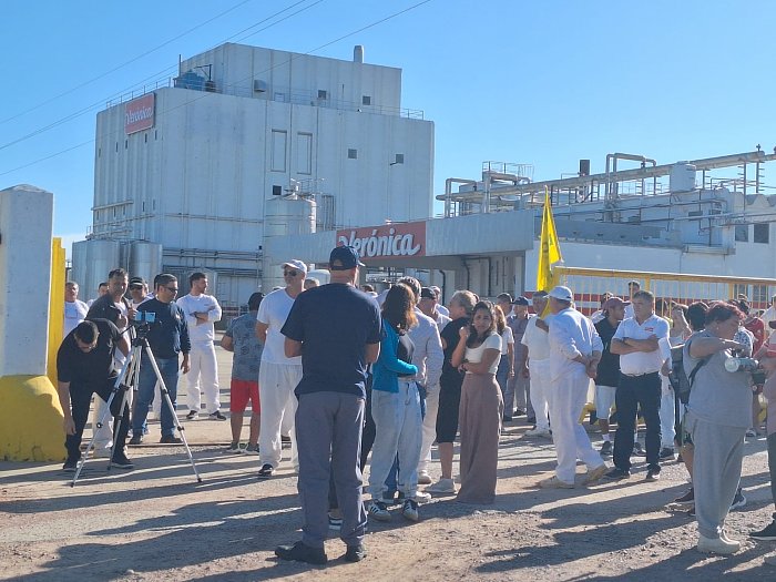 Conflicto en Verónica: manifestación en Suardi en defensa de los puestos de trabajo