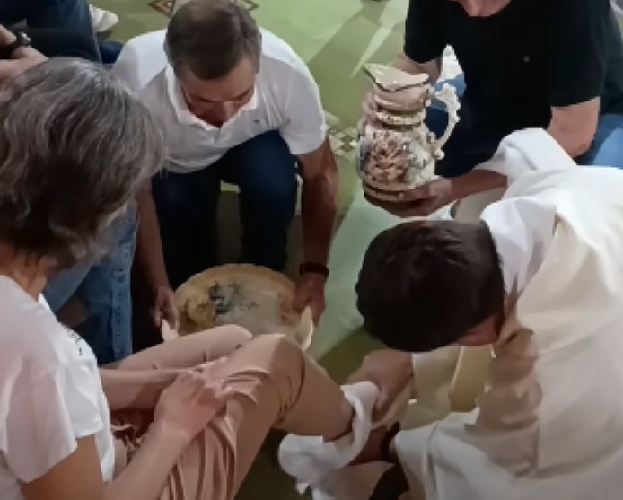 Jueves Santo: El Padre Mauro Canalis destacó el valor de la humildad y el servicio