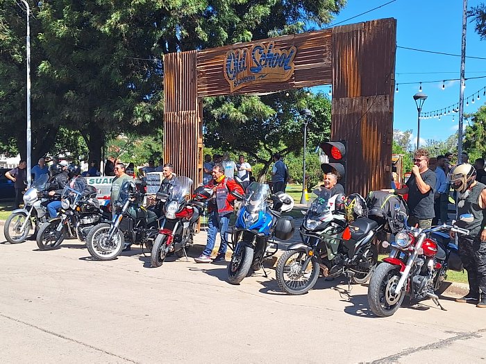 Suardi vivió un gran domingo con el encuentro “Old School” de autos y motos clásicas