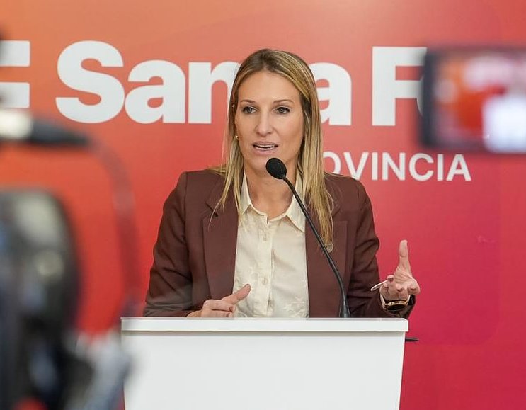 Santa Fe refuerza la asistencia por la emergencia hídrica con créditos, ayuda social y obras