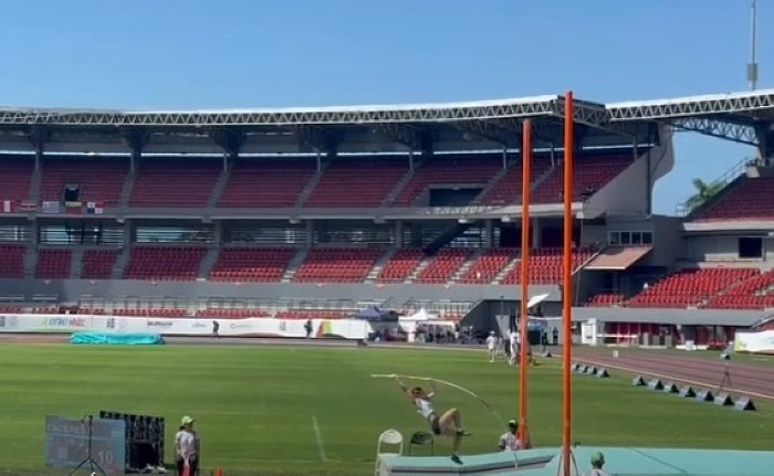 Pía Cáceres fue cuarta en salto con garrocha en Odesur U18 Panamá