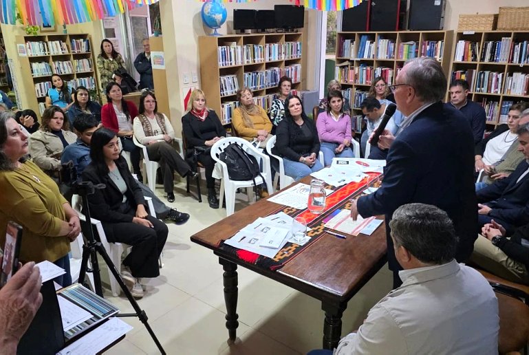 Fuerte inversión cultural: Doce bibliotecas del departamento recibieron aportes en Arrufó