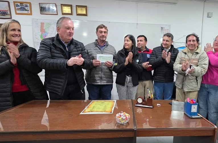 Michlig y González entregaron $12 millones a cuarteles de Bomberos Voluntarios de la región
