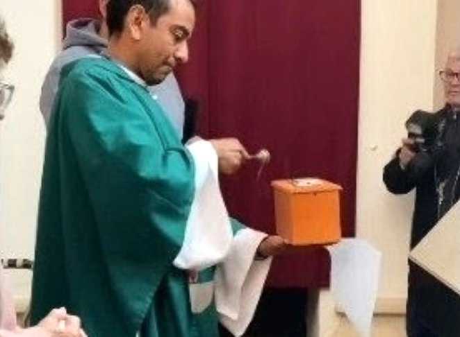 Col. Vignaud rindió homenaje al padre Zenklusen con el depósito de sus cenizas en el Santuario de María Auxiliadora