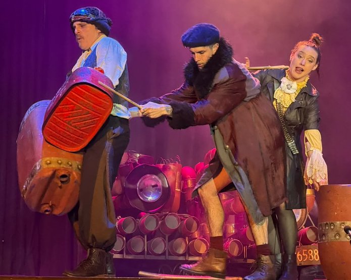 Suardi disfruta del Festival de Teatro de Rafaela con una gran respuesta del público