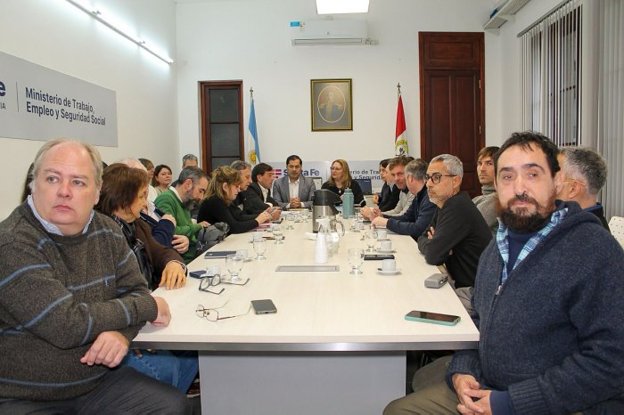 Provincia presentó la propuesta salarial a los profesionales de la salud con un aumento de hasta el 45% anual