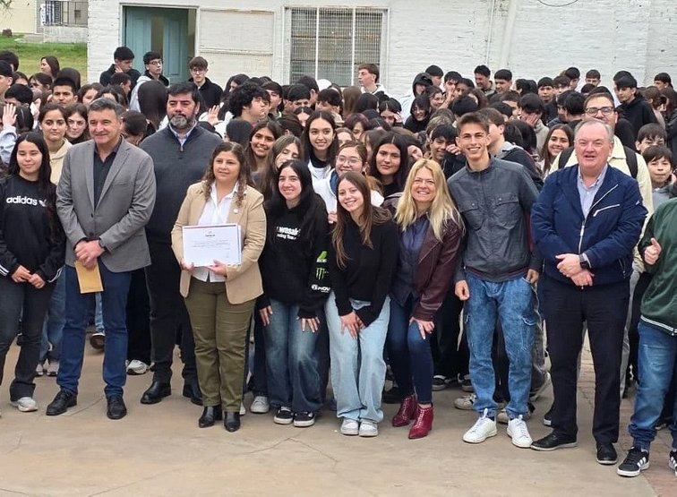 Ceres recibió casi $22 millones para obras en la Escuela N° 418 y nuevos aportes para eventos locales