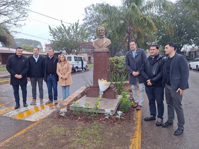 Suardi recordó al Gral. San Martín con un acto y el descubrimiento de un busto