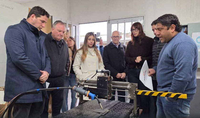 Soledad y Moisés Ville: Fondos provinciales para educación y desarrollo comercial