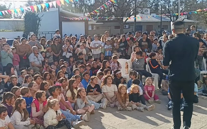 Suardi: Fundación Demos reunió a cientos de niños y familias en su festejo del Día del Niño