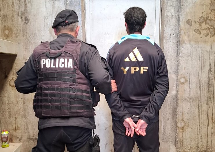 Aprehendieron en Ceres a un hombre acusado de arrebatarle la mochila a una mujer