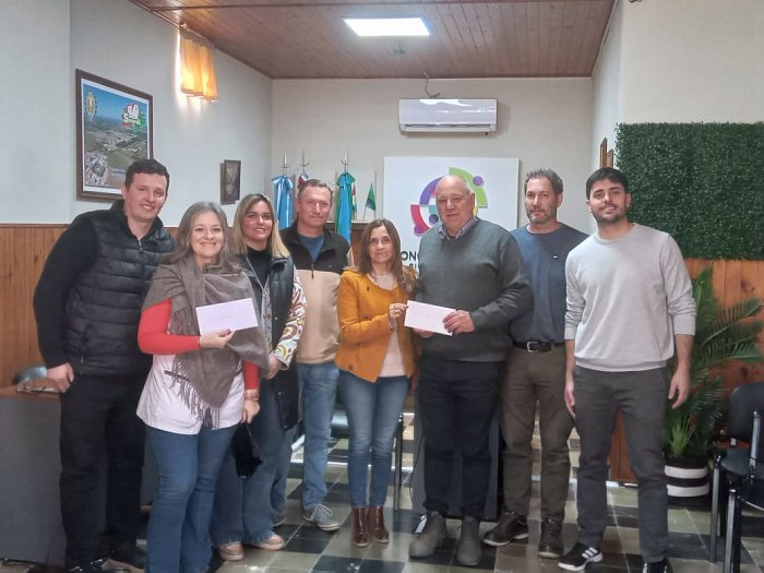 Suardi: El Concejo Municipal entregó aportes a la Escuela Mitre y Bomberos Voluntarios