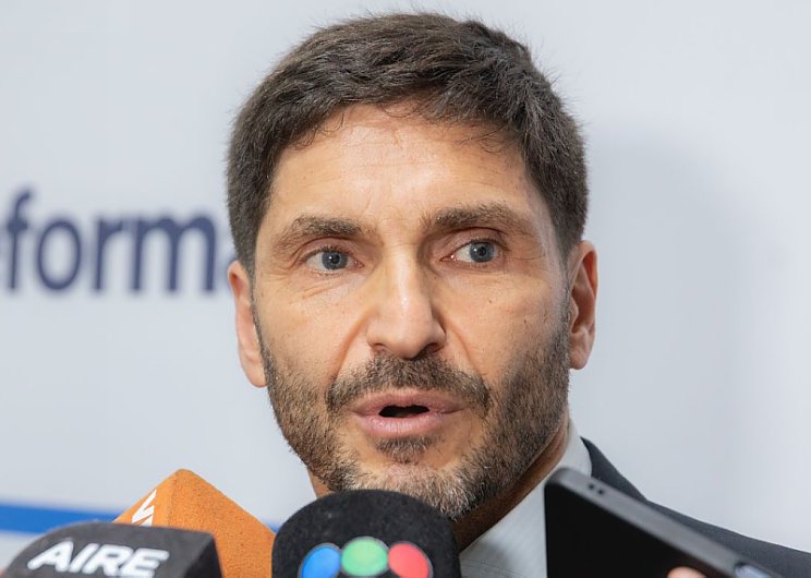 Pullaro respaldó la suspensión de las PASO nacionales, pero defendió las primarias en Santa Fe