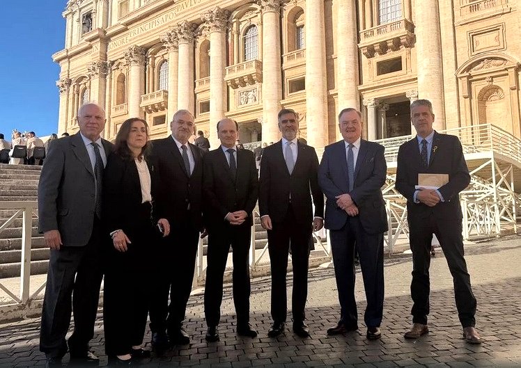 El Senado santafesino cerró su agenda institucional en Italia con reuniones en el Parlamento y el Vaticano