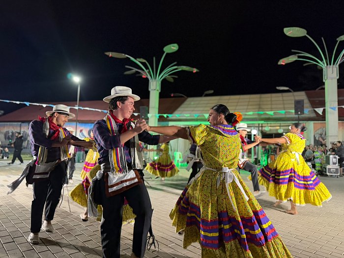 Suardi se sumó al Festival Internacional de Folclore con la visita de México y Colombia