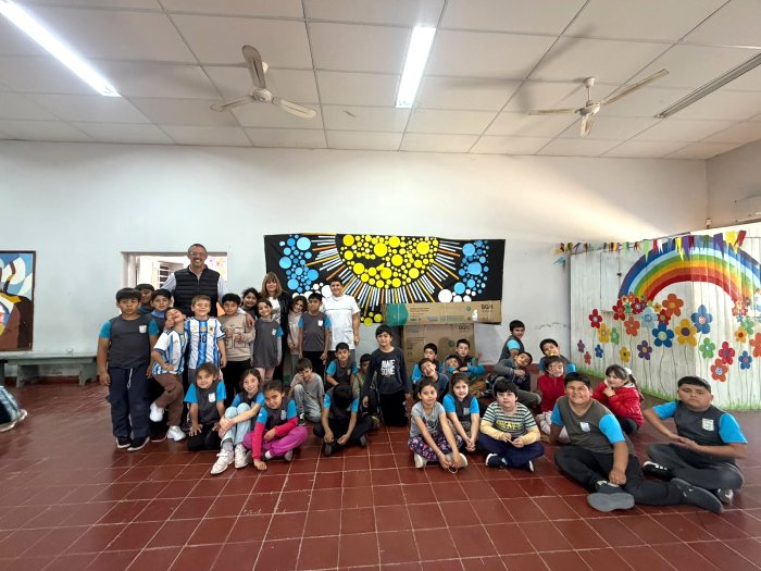 Morteros: El municipio entregó aires acondicionados para el Centro Educativo Alberto In’ Aebnit