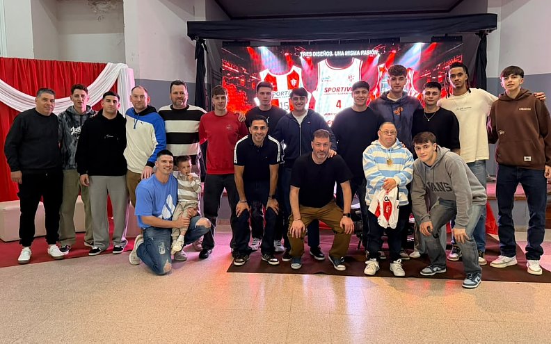 Sportivo celebró a sus campeones y presentó el plantel para la Liga Argentina