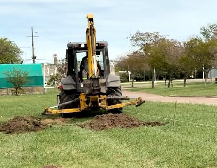 Suardi: Comenzó la construcción de la Plaza Piscina en el barrio Los Boulevares