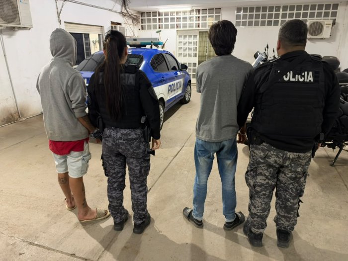 Morteros: Recuperaron bebidas robadas y aprehendieron a dos adolescentes