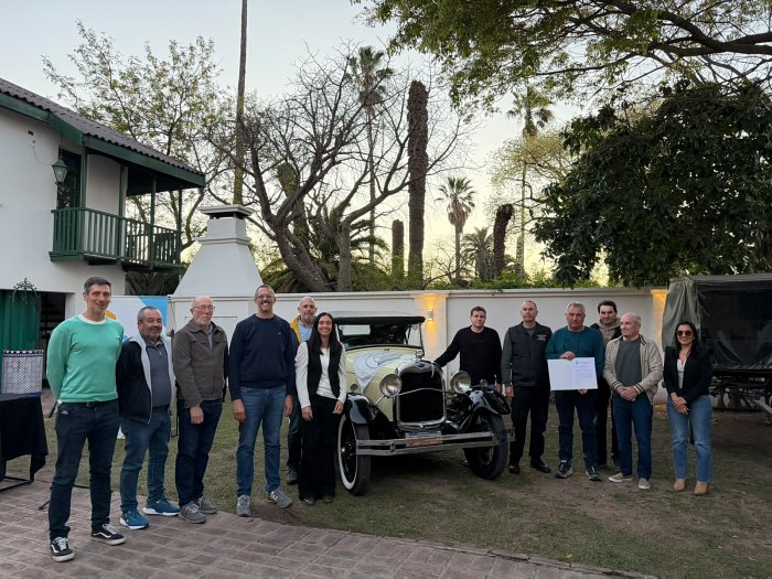 Morteros presentó los dominios para autos clásicos y anunció un Museo del Automotor