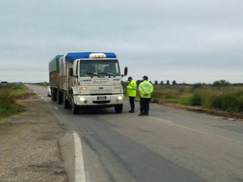 Dos camioneros detenidos por intento de soborno