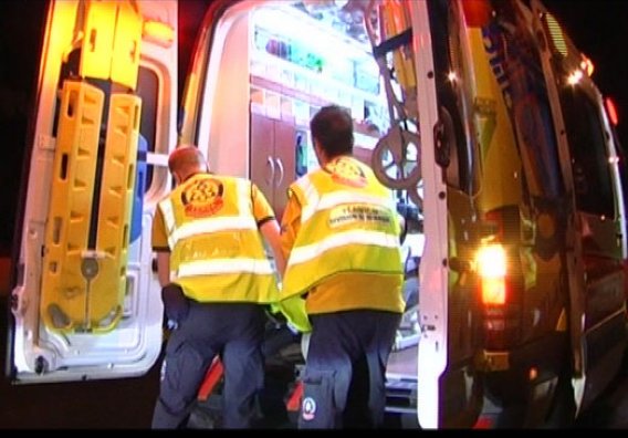 Dos hermanos accidentados al caerse con la moto