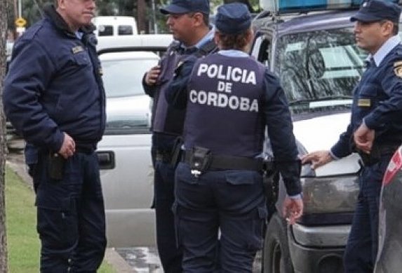 Morteros: relevaron a tres policias y uno quedó detenido
