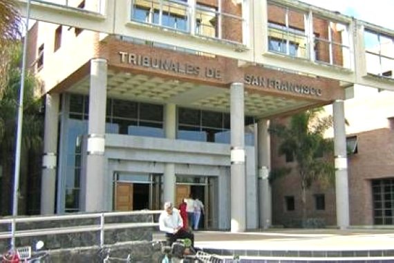 Denuncian que estafaron a un hombre con incapacidad social