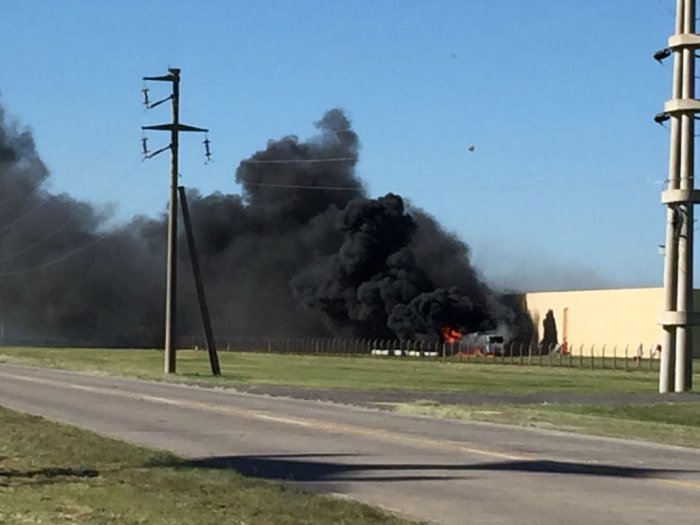 Porteña: Se incendió un camión en la planta de ARLA FOODS