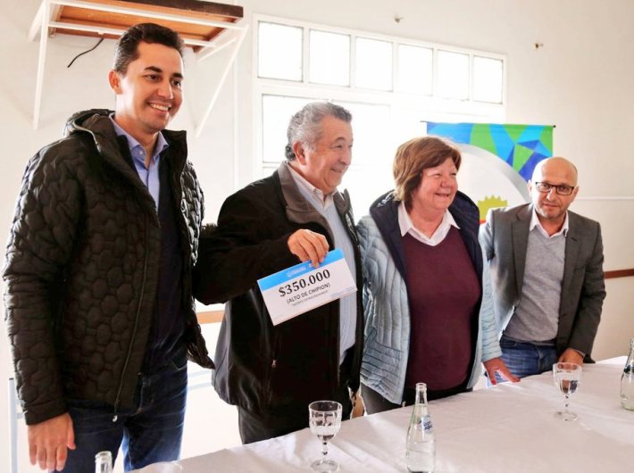 Calvo, Brarda y Pratto entregaron planes Vida Digna