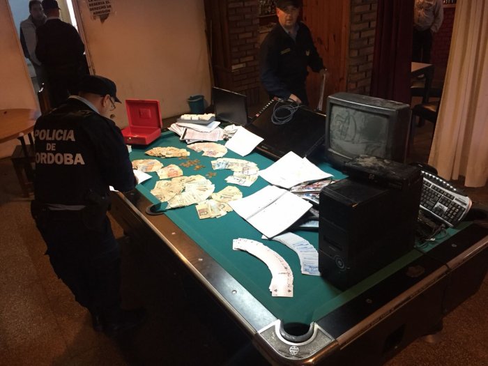 Porteña: Allanaron un bar por juegos de azar clandestinos