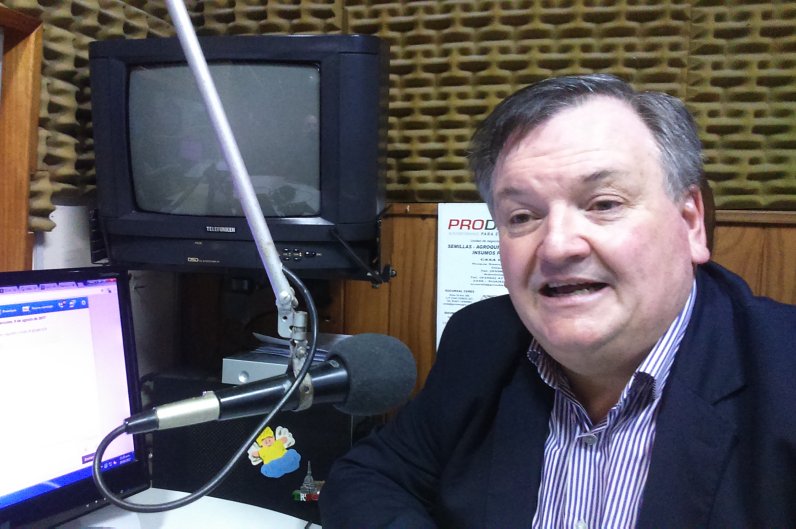 Michlig negó que se esté violando la veda electoral