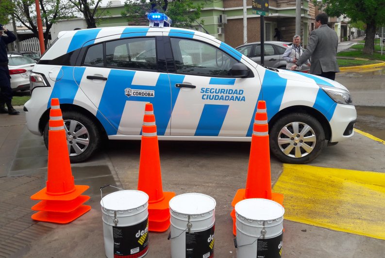 Brinkmann recibió un móvil para Seguridad Ciudadana