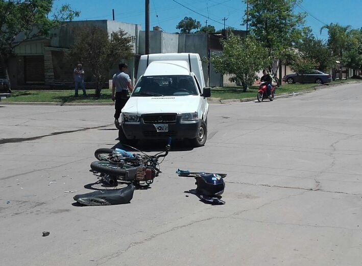 San Cristóbal: Chocaron una moto y un auto