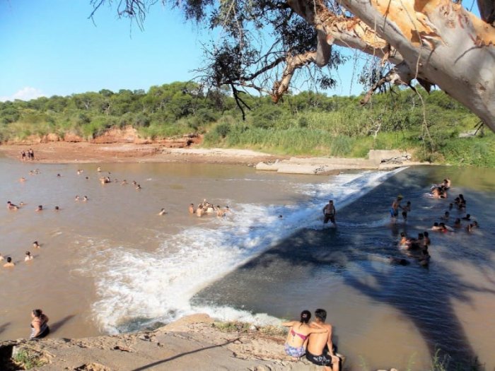Un hombre casi se ahoga en el balneario 
